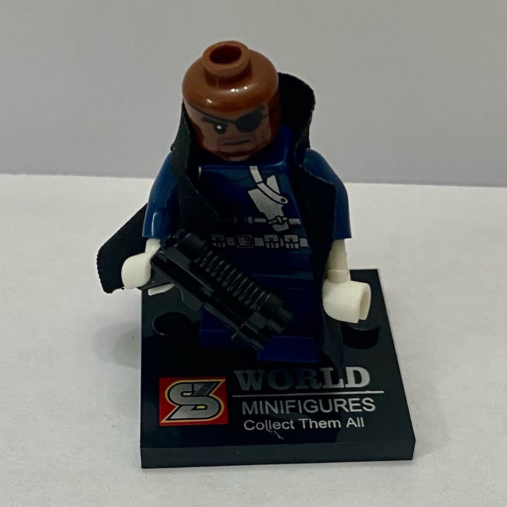 Black Cape Nick Fury, 2-inch Miniature Figure - Picture 3 of 8